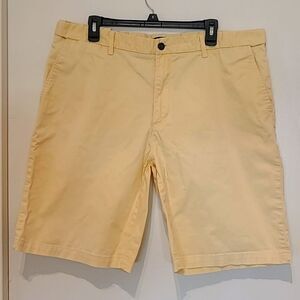 Land's End Flat Front Chino Traditional Fit Shorts sz 40W Yellow